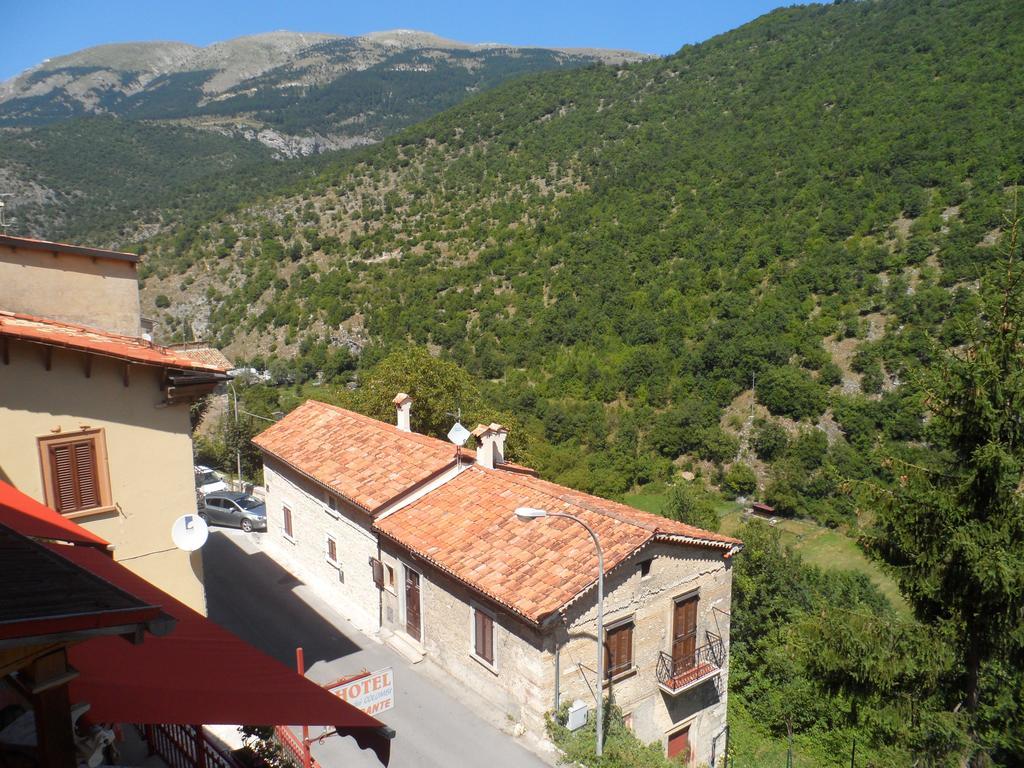 Hotel Grotta Dei Colombi à Scanno Extérieur photo