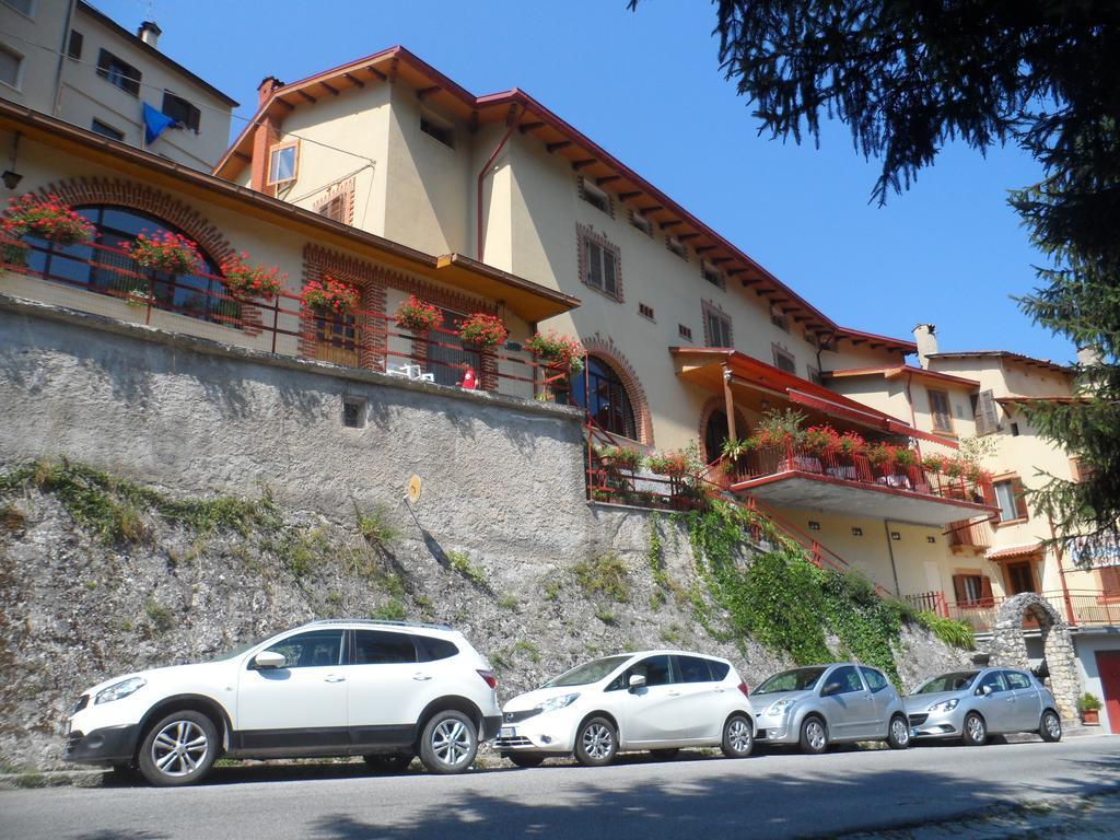 Hotel Grotta Dei Colombi à Scanno Extérieur photo